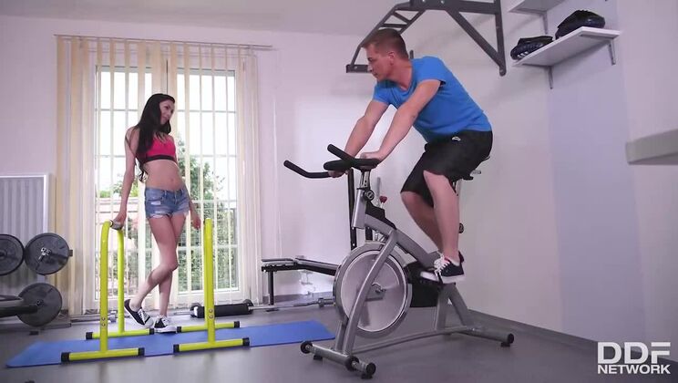 [OnlyBlowjob] - Brunette Ashley Ocean's Naughty Gym Workout - Ashley Ocean