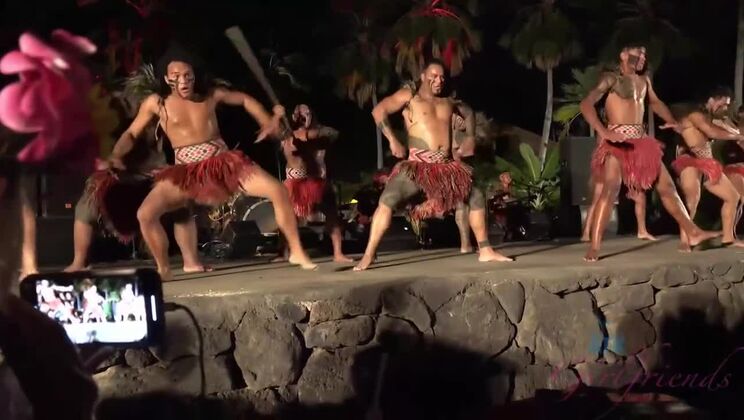 [ATKGirlfriends] - Niki Snow Gets Fingered on the Beach - Niki Snow