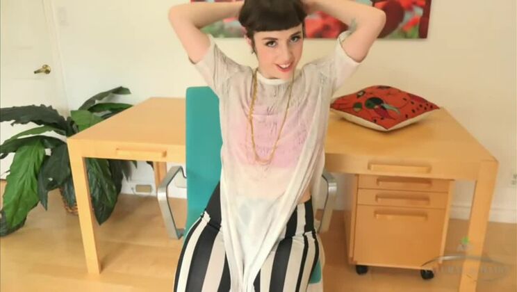 Simone Delilah Exposes Her Beauty