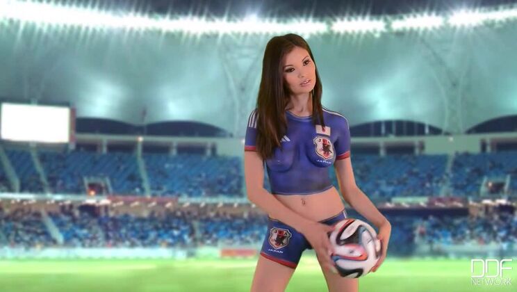 Miyuki Son Unleashes Her Solo Passion in Japan