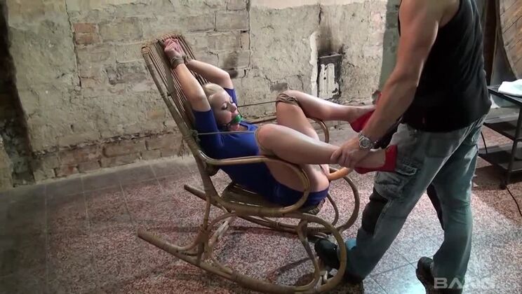 Melanie Crush's BDSM Fetish Fucking Machine Adventure