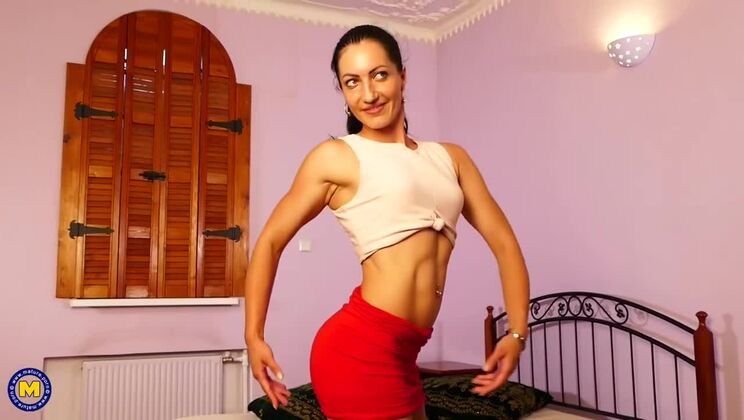 Horny Mom Jessica Plays with Giant Sex Toy