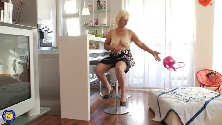 [Mature.nl] - Blonde Bombshell Janice Embraces Her Hairy Side - Janice