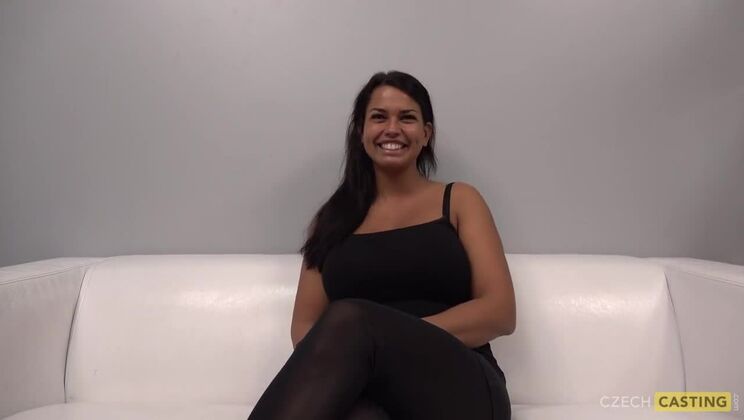 Brunette Beauty Veronika's Deepthroat