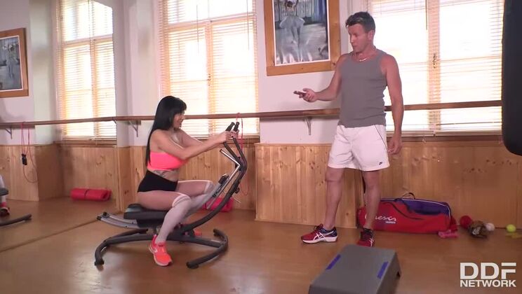 Damaris Gets Fucked Hard in Gym