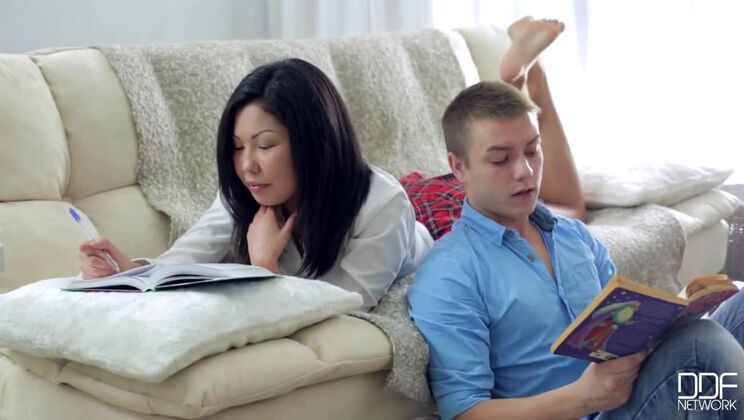 [EuroTeenErotica] - Asian Teen Flirts in Skirt