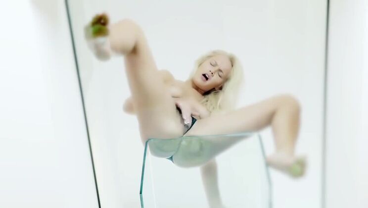 Young & Beautiful, Yeah!