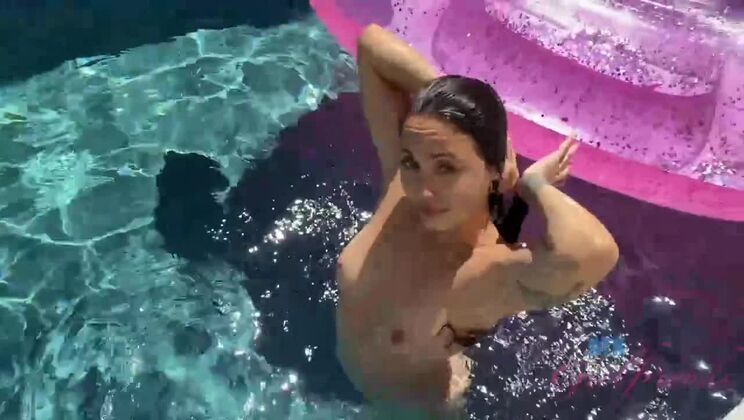 Brunette Girlfriend Mi Ha Doan Outdoor Nympho