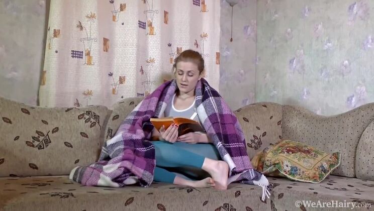 Fani's Hairy Solo Adventures in Erotic Reading