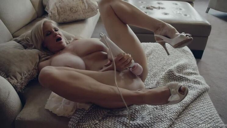 [KellyMadison] - Blonde Beauty: Kelly Madison's Vibrating Thrills - Kelly Madison