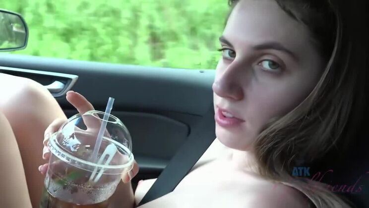 [ATKGirlfriends] - Niki Snow Flashing at the Beach - Niki Snow