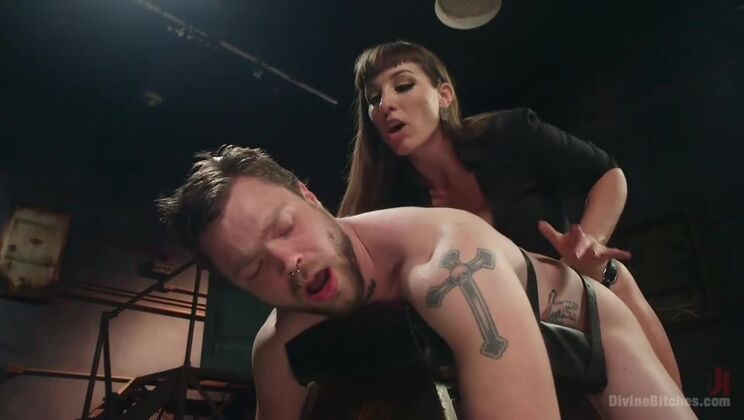 Face Sitting with Mistress Kara