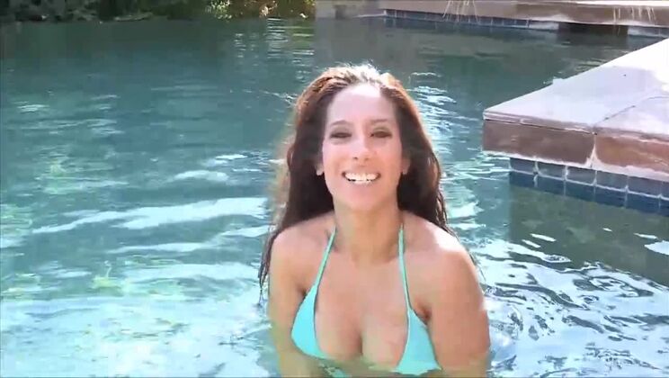 Zoey the Beautiful Nudist - Sultry Texan 10