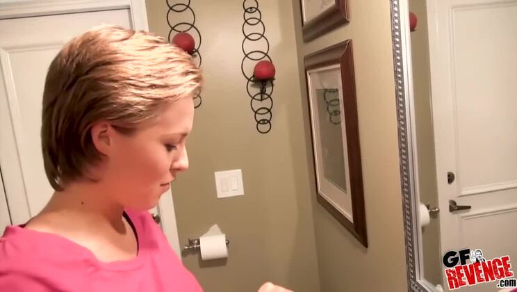 [TrueAmateurs] - Young Blondes Halle Von and Bailey Bae Get Freaky