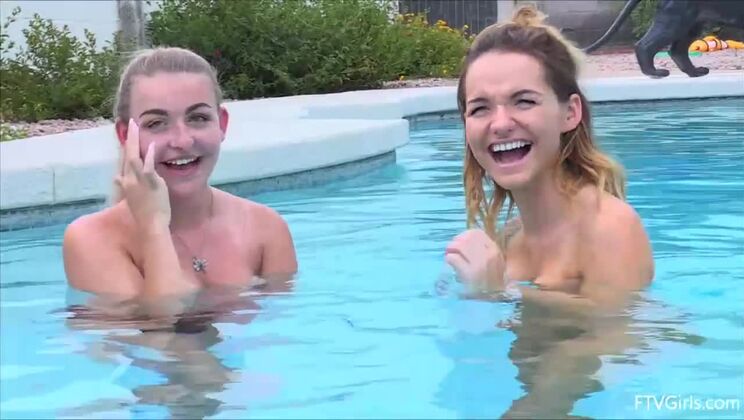 Lesbian MILF Stella's Penetration Play