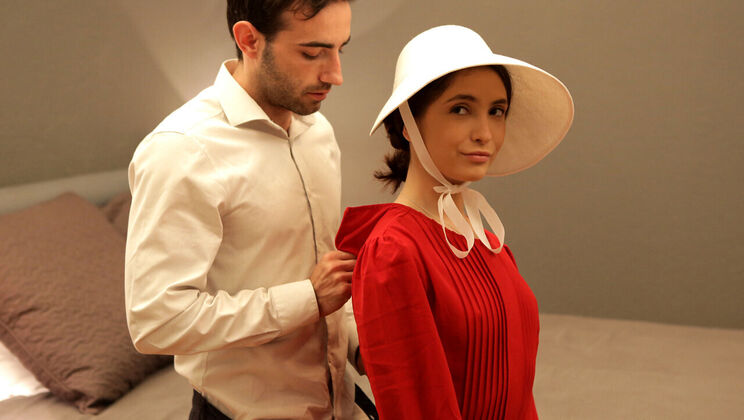 Blonde Babe Takes Big Cock - S2:E5