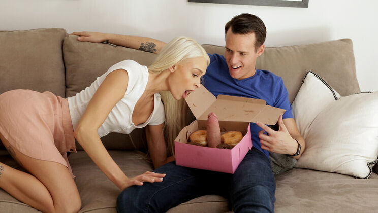 Blonde Bombshell - Deepthroat and Handjob Fun