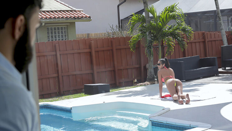 Taboo Pool Day with Vienna