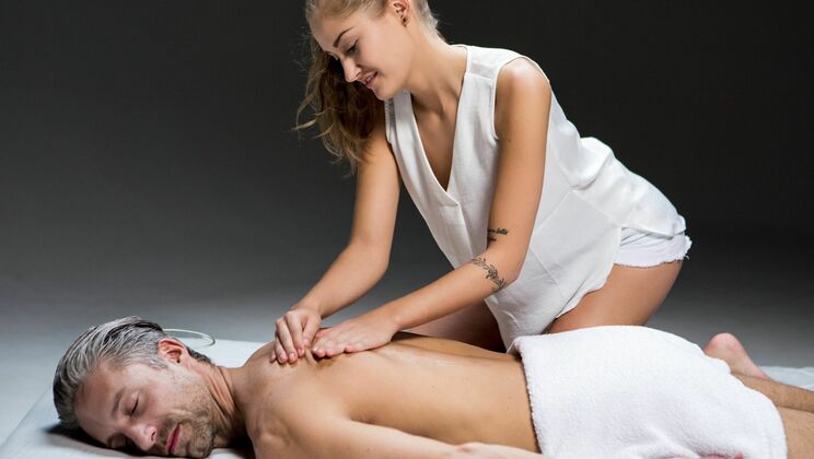 Double Cumming Massage with Lutro and Tiffany Tatum