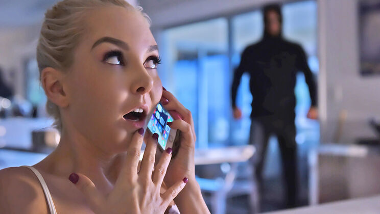  Seduced By A Mystery Man 