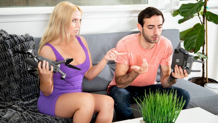 Hot Blonde MILF Neighbor Gets Scored