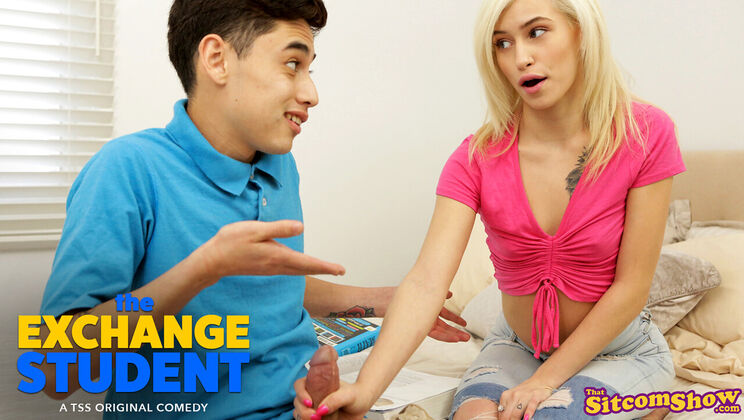 [ThatSitcomShow] - Blonde Kiara Cole Gets Hands On