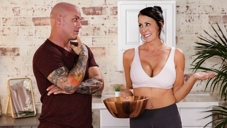 [NuruMassage] - Reagan Foxx Goes Wild with Derrick Pierce