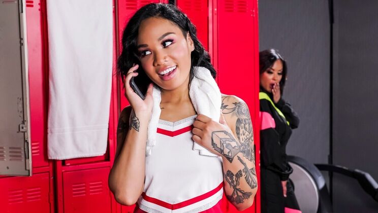 [Brazzers] - Brunette Cheerleader Fucked by the Perv - Honey Gold - Kaylani Lei