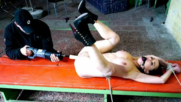 [Submissed] - Azoe Enjoys Rough Machine Sex