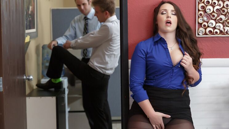 [Brazzers] - CFO of Cum - Lola Foxx - Danny D