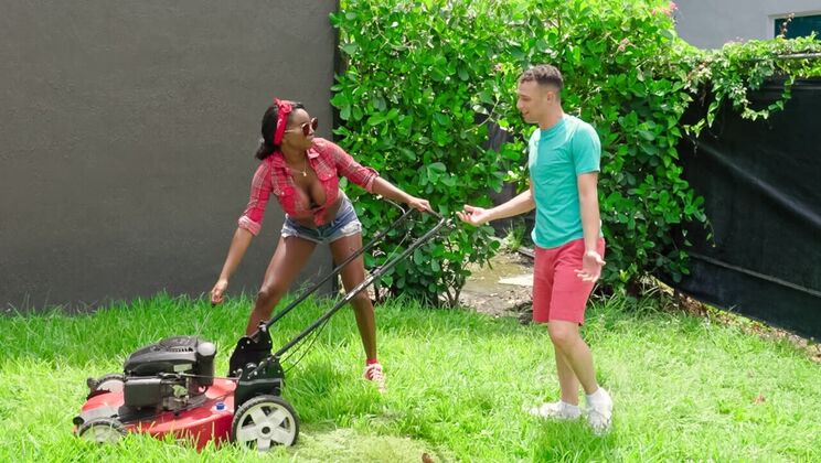 [MilfHunter] - Latina MILF Naomi Foxxx Gets Spanked