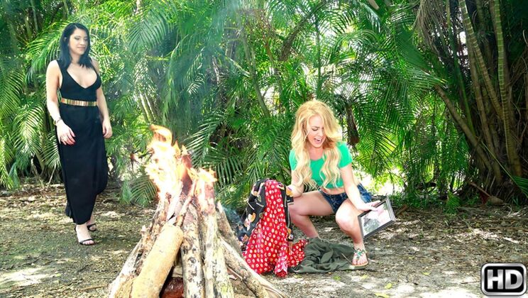 [MomsLickTeens] - Bonnies Naughty Delight - Bonnie Grey - Cassandra Cain