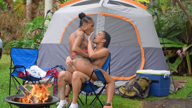 Natural Tits and Bubble Butt Lesbian Play