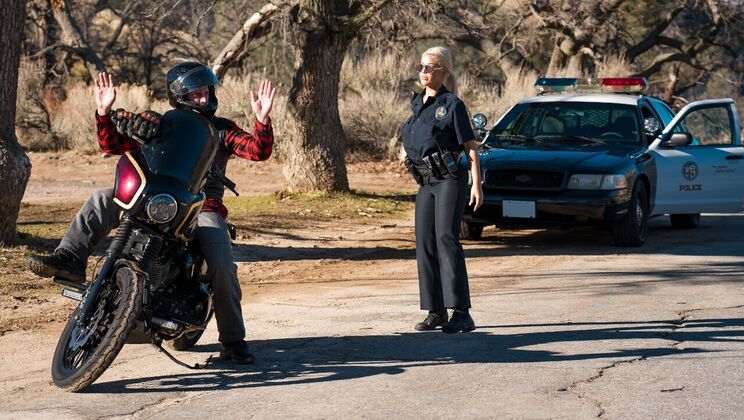 [RKPrime] - Cop Gives Blowjob in Public - Bridgette B - Charles Dera