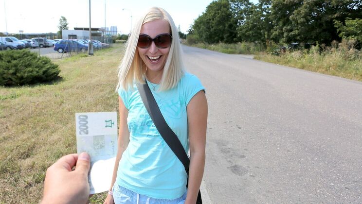 Public Outdoor Sex with Blonde Amateur