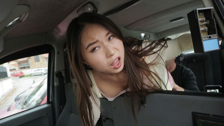  Dirty Car Sex with Asian Beauty 