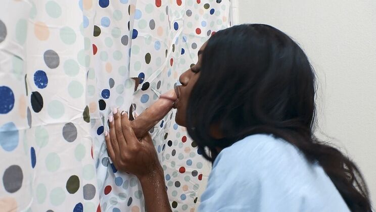  Ashley Aleigh Sucks In The Shower