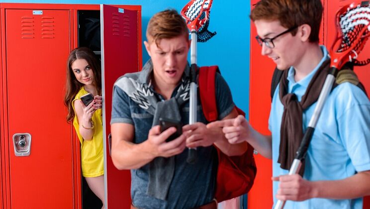 [TeensLoveHugeCocks] - Blonde Bombshell Locker Room - Oliver Flynn - Megan Marx