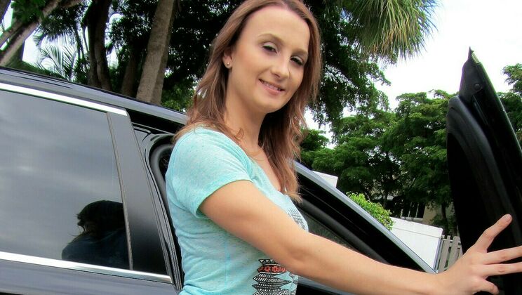 [StrandedTeens] - Indiana Babe Gets Car Sex - Sadie Leigh