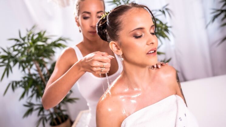 [MassageRooms] - Czech Big Boobs Lesbians Scissoring