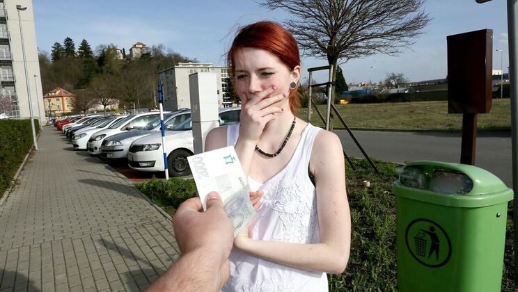 Cash Lures Her to Suck a Stranger