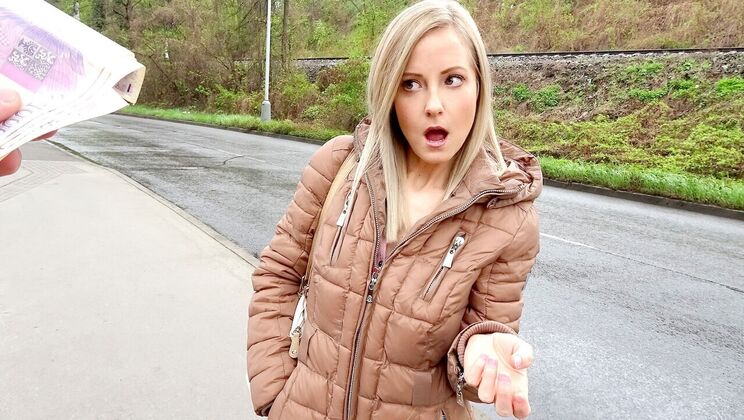 Amateur Student Gets Fucked Outside