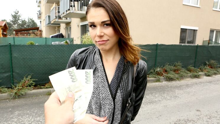 Wet Pussy Creampie in the Backseat