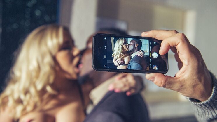 Pub Delight: European Girls with Short Hair, Big Desire