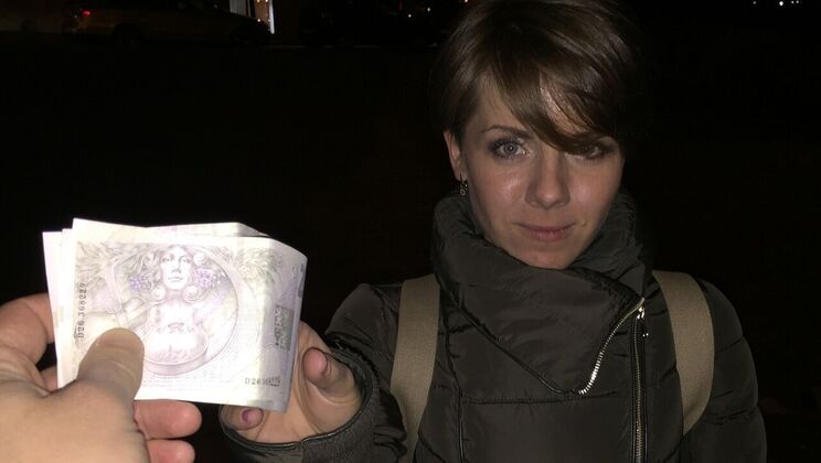 Outdoor Deepthroat with a Twist