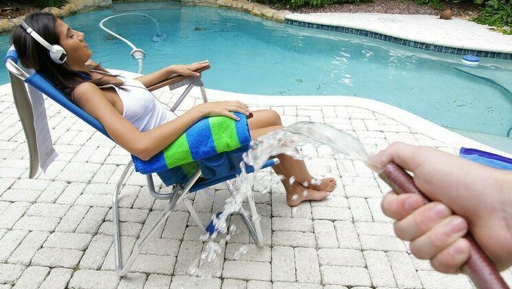 [LatinaSexTapes] -  Latina Victoria Valencia Gets Wet and Wild  - Victoria Valencia