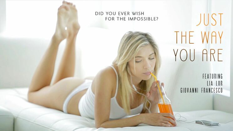 Lia Loves To Lick Pussy