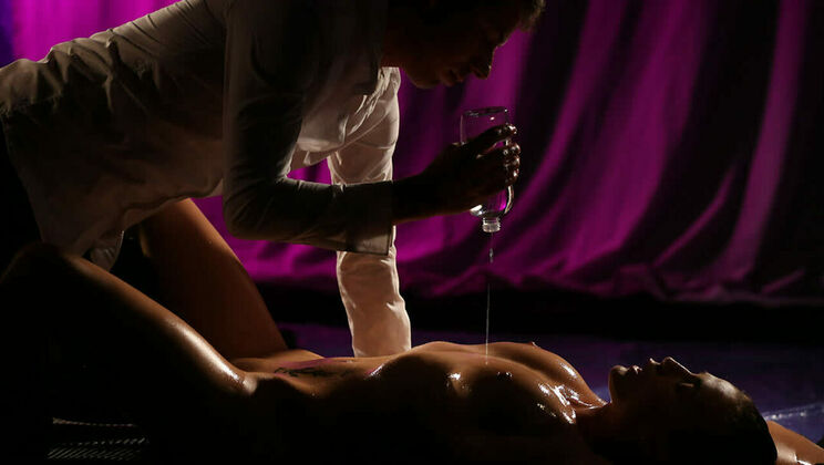 [SinfulXXX] - Nicole Love's Fingering and Pussy Licking Massage