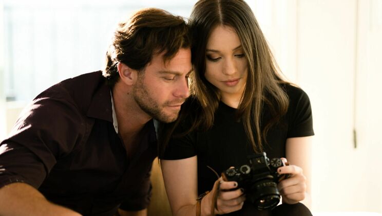 Seth Snaps a Naughty Pic of Liv