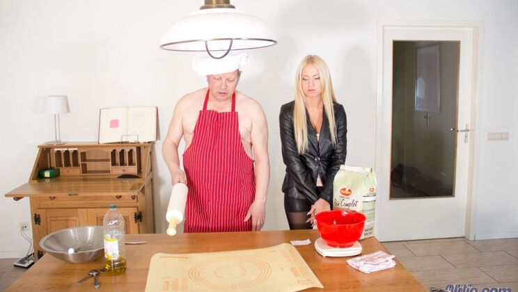 [Oldje] - Bikini Clad Kiara Lord's Striptease - Kiara Lord - Joske